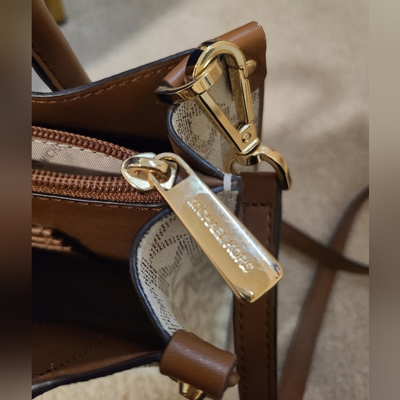 Michael Kors Brown and Cream Signature Satchel - Picture 9 of 15